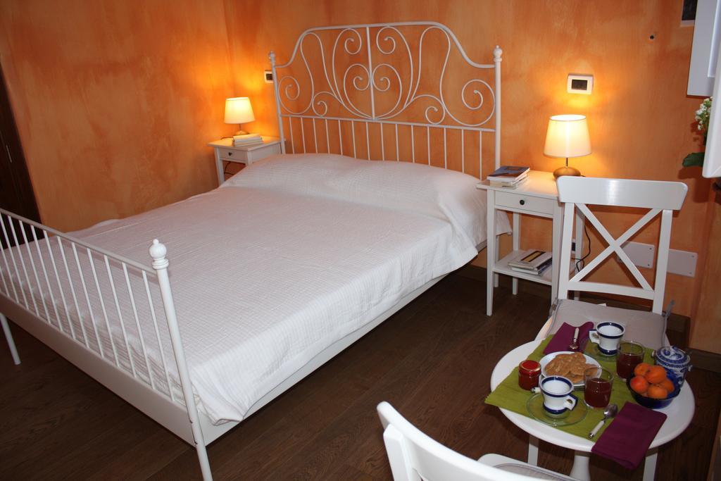 Bed and Breakfast Piazzetta Consolata Turin Zimmer foto